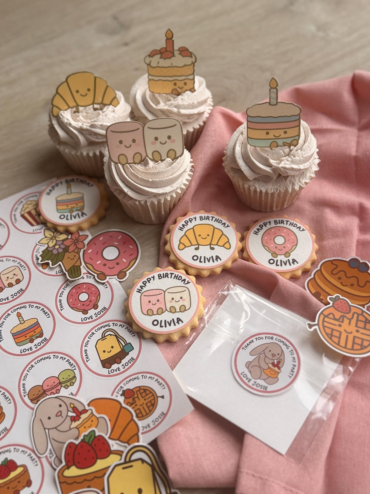 Amuseables Style Edible Cupcake Toppers