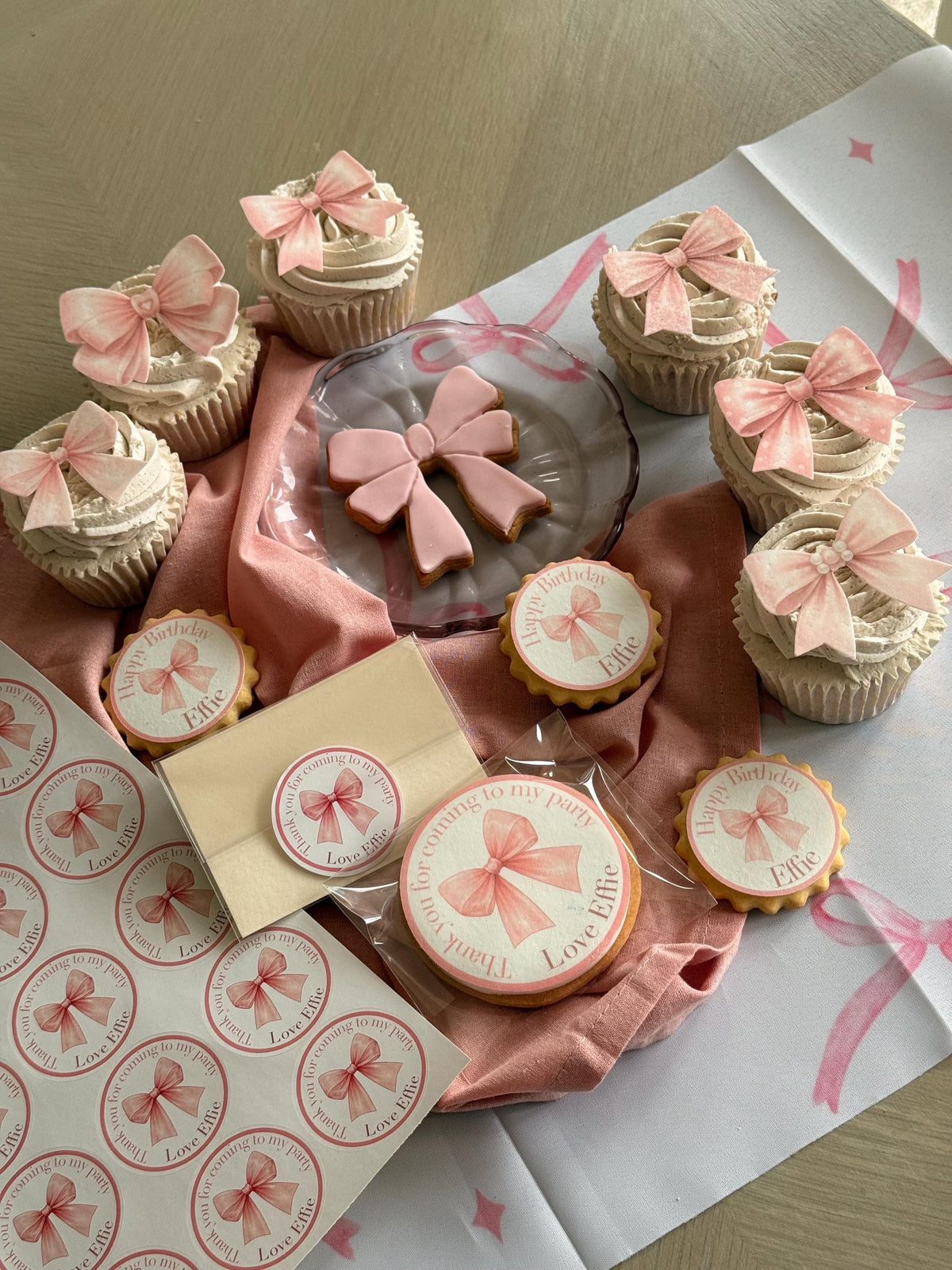 Pink Bow Edible Biscuit & Cupcake Toppers
